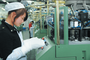 Why are seamless sportswear MOQ so high