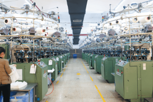 Why are seamless sportswear MOQ so high