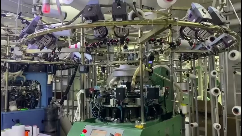 Why are seamless sportswear MOQ so high